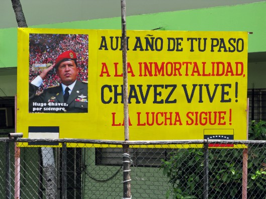Gedenktafel zum Todestag von Chávez in León