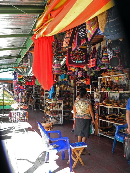 Kunsthandwerkermarkt in Masaya