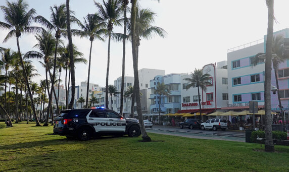 Der Ocean Drive vom Lummus Park aus gesehen